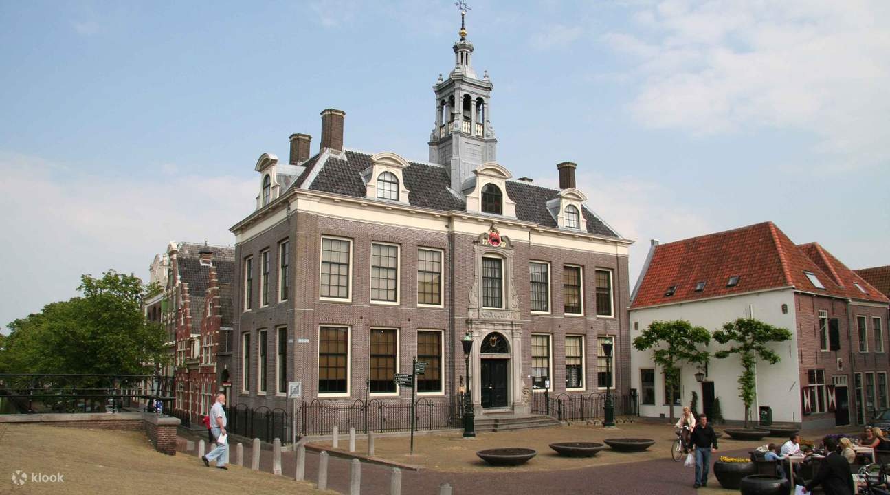 Volendam, Edam & Zaanse Schans Windmill Village Day Tour from Amsterdam
