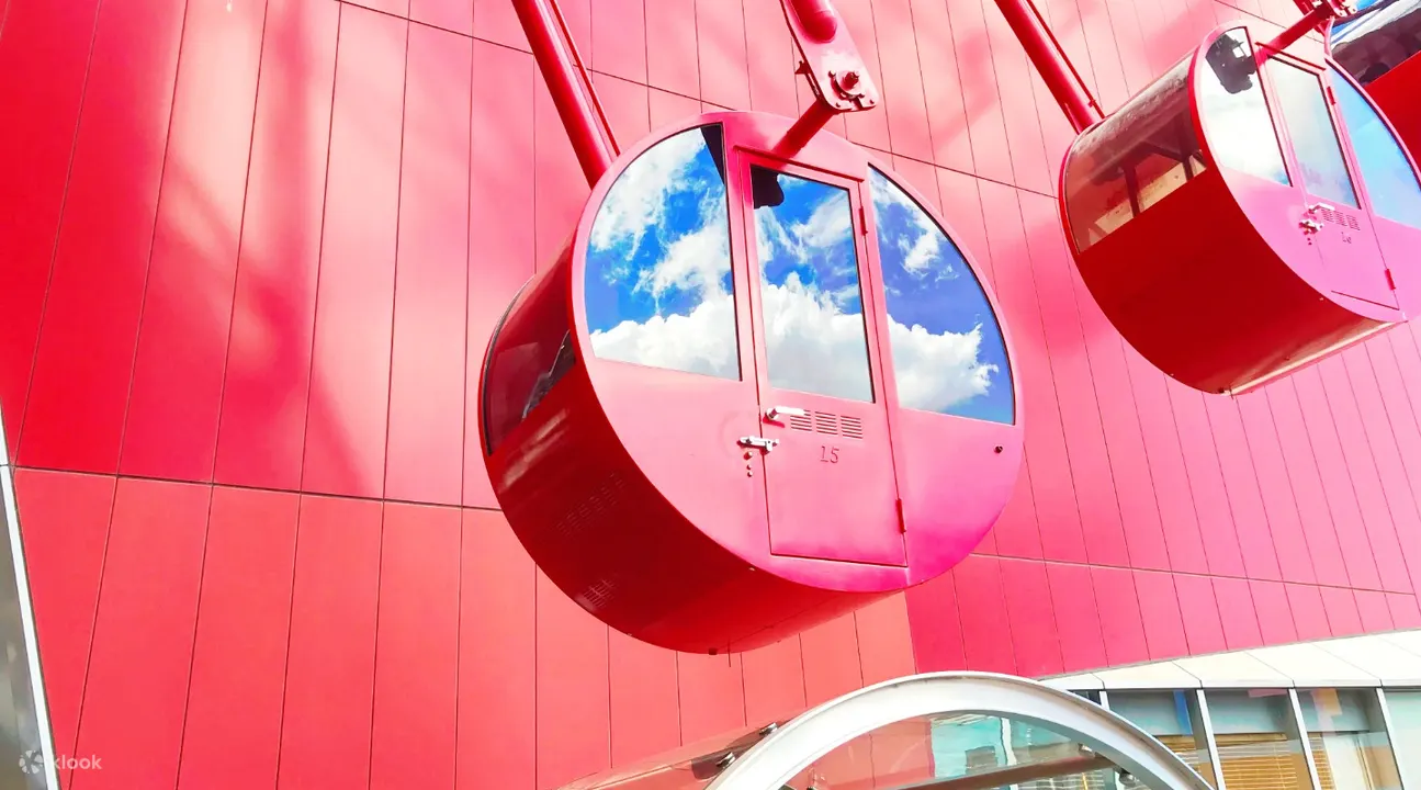 gondola with a reflection of the sky