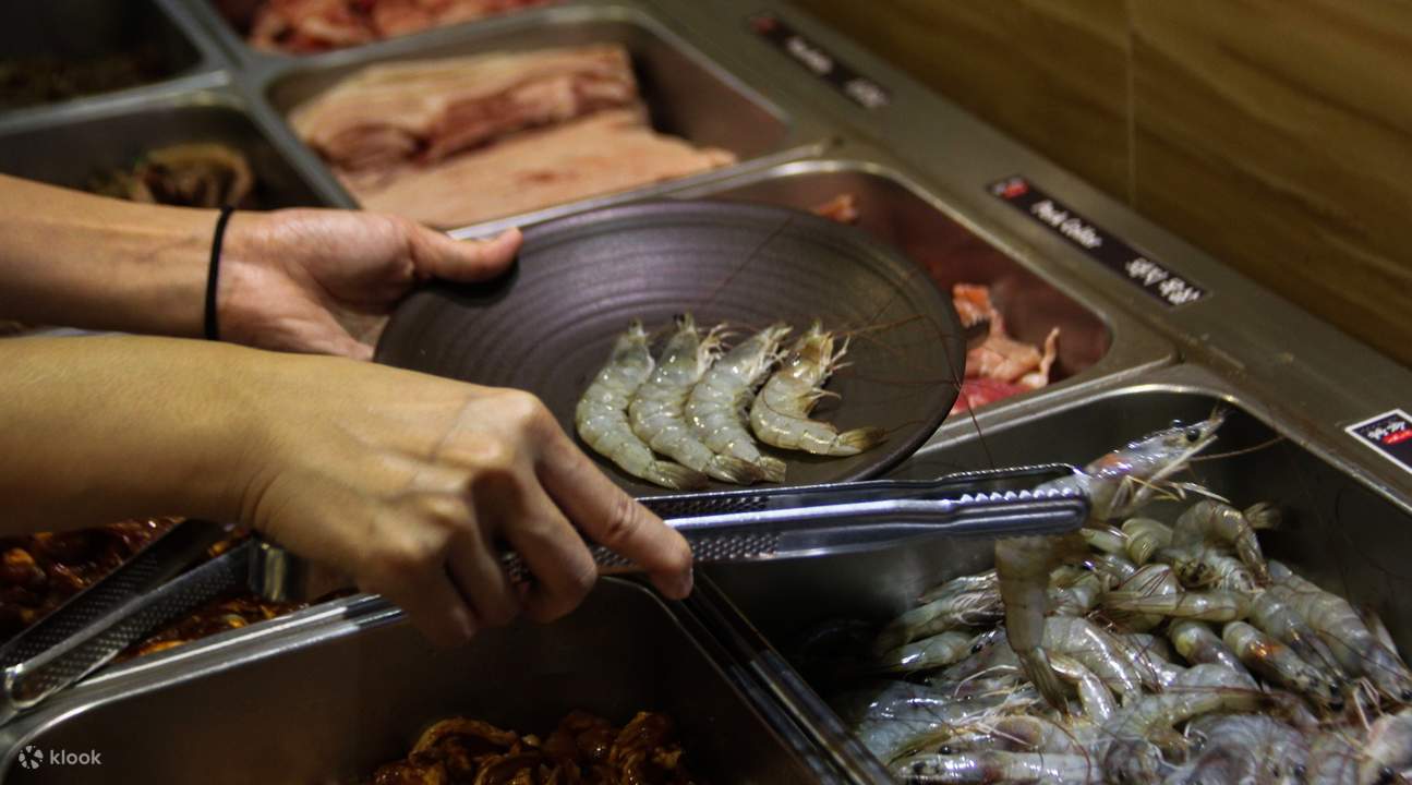 กุ้งที่ร้าน Ssikkek Korean Grill BBQ Buffet ในไชน่าทาวน์
