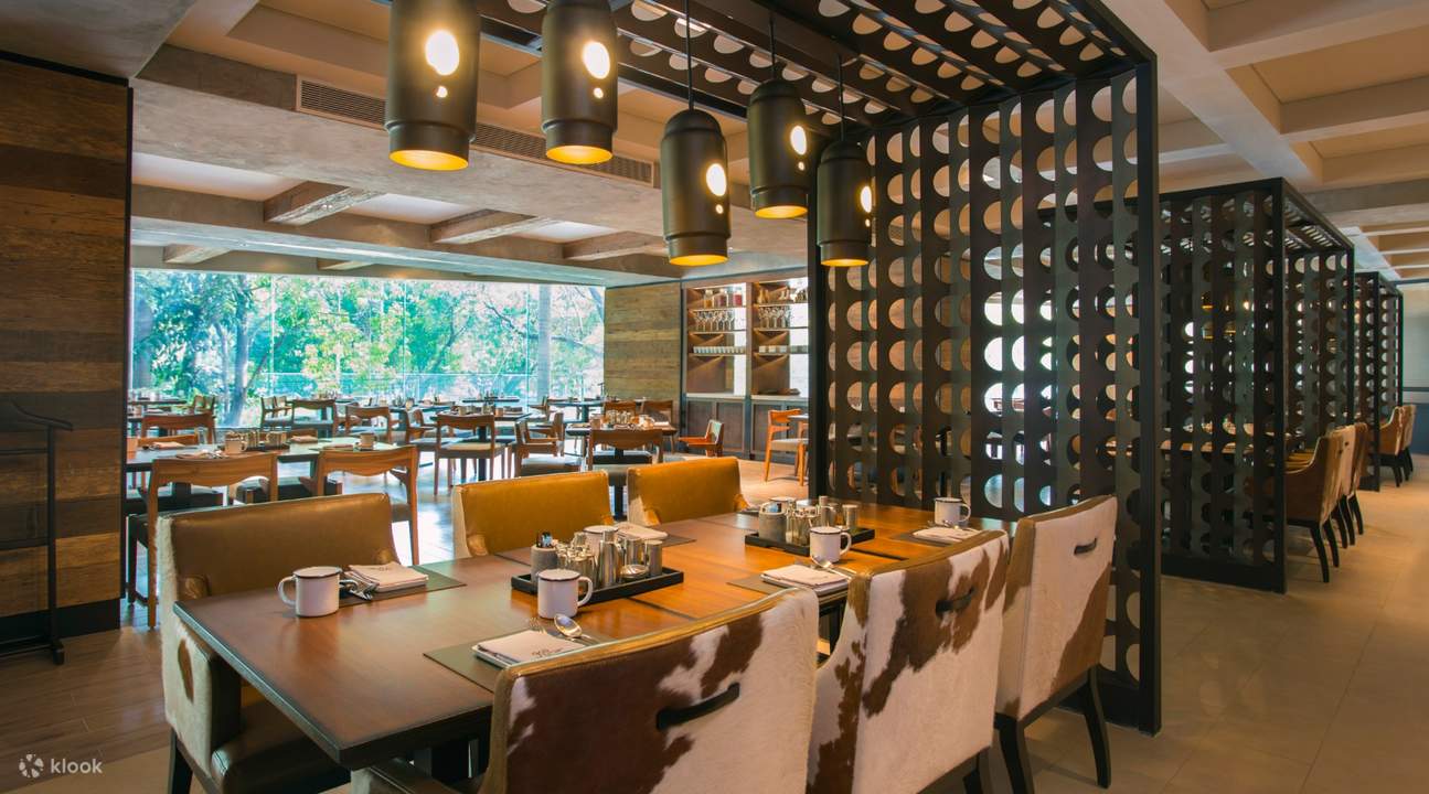 interior of Goji Kitchen+Bar Buffet at Bangkok Marriott Marquis Queen's Park