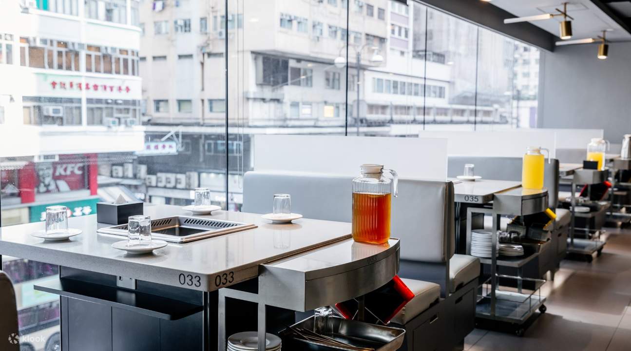 การตกแต่งภายในที่น่านั่งของร้าน haidilao hot pot ในย่านเหยามาไต๋ ฮ่องกง