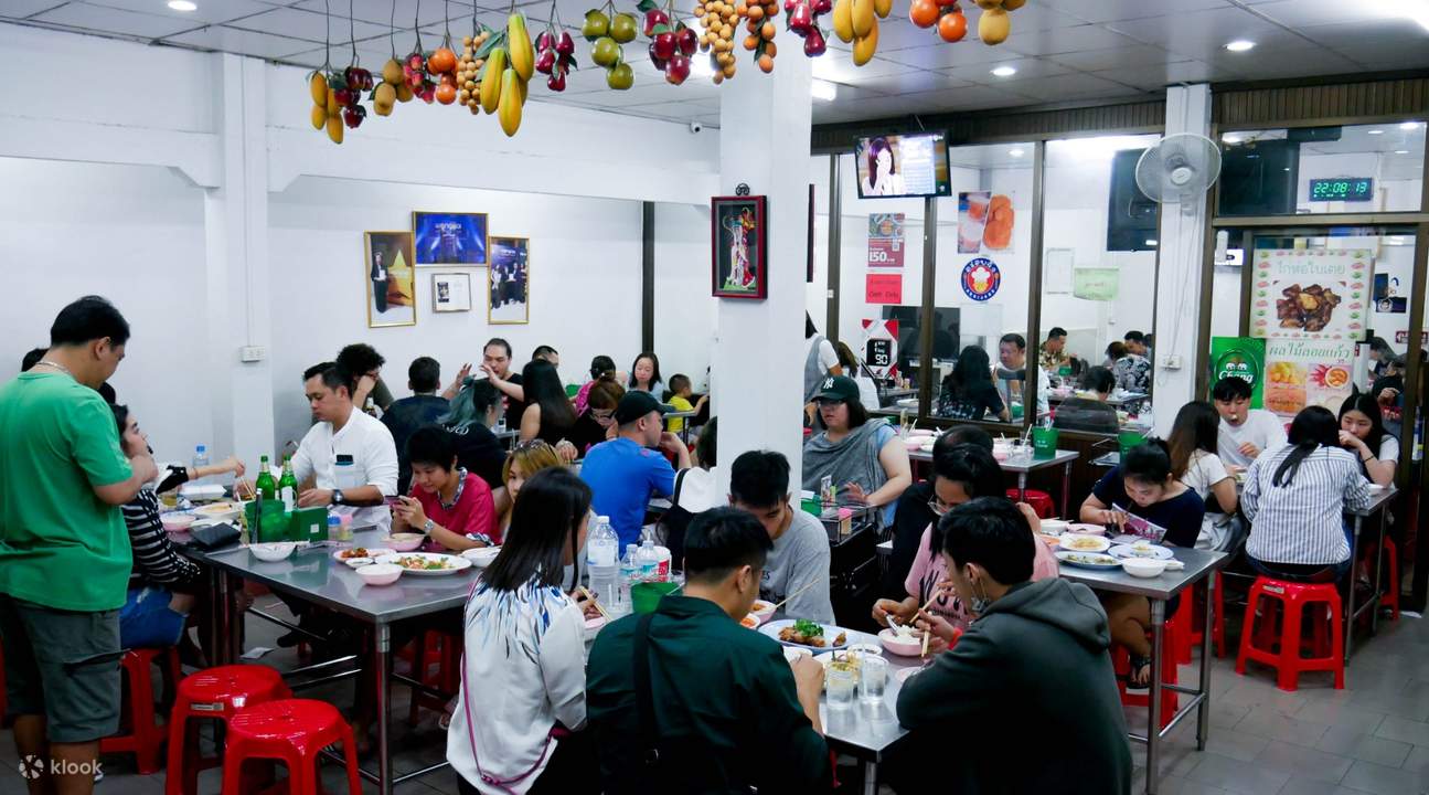 Interior of Jeh Oh Chula in Siam