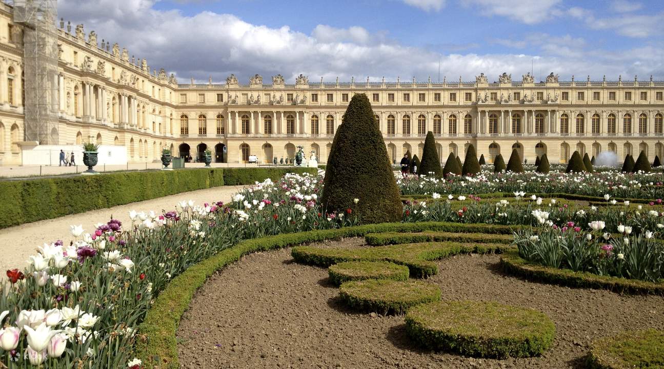 Palace of Versailles & Gardens Guided Tour