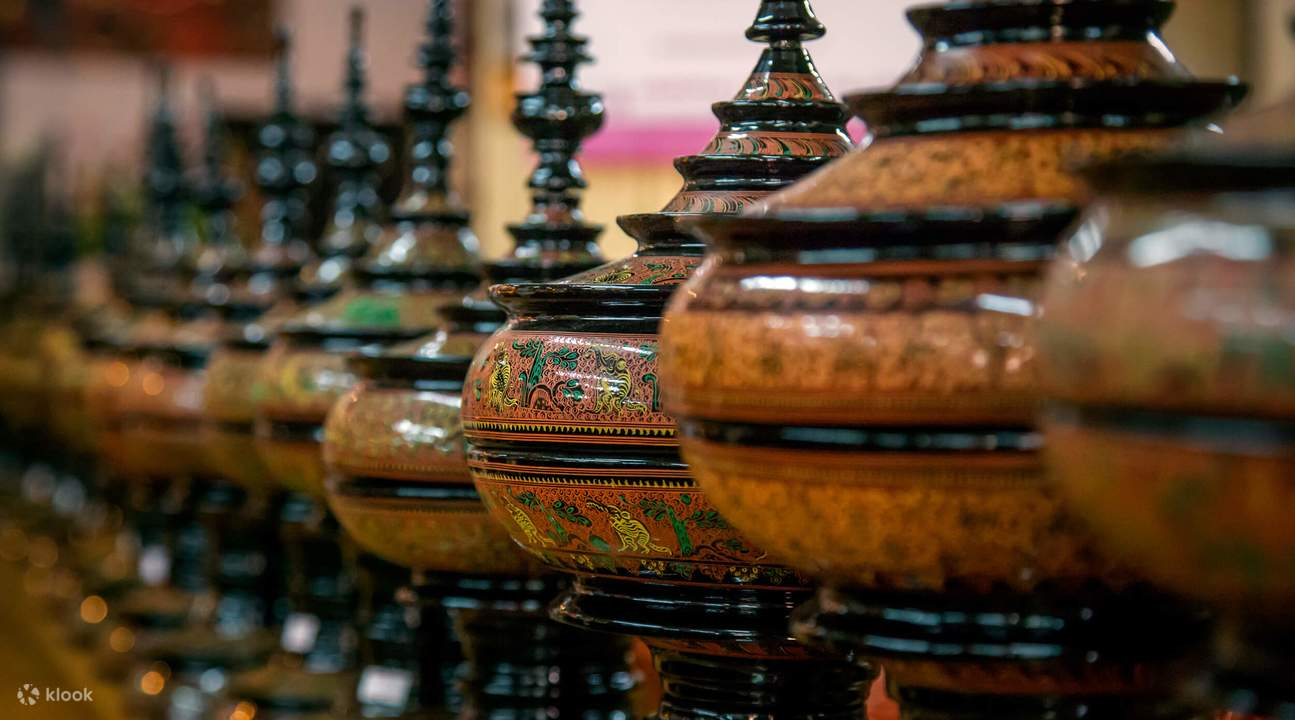 Guided Tour of Min Nan Thu Village with Lacquerware Bagan