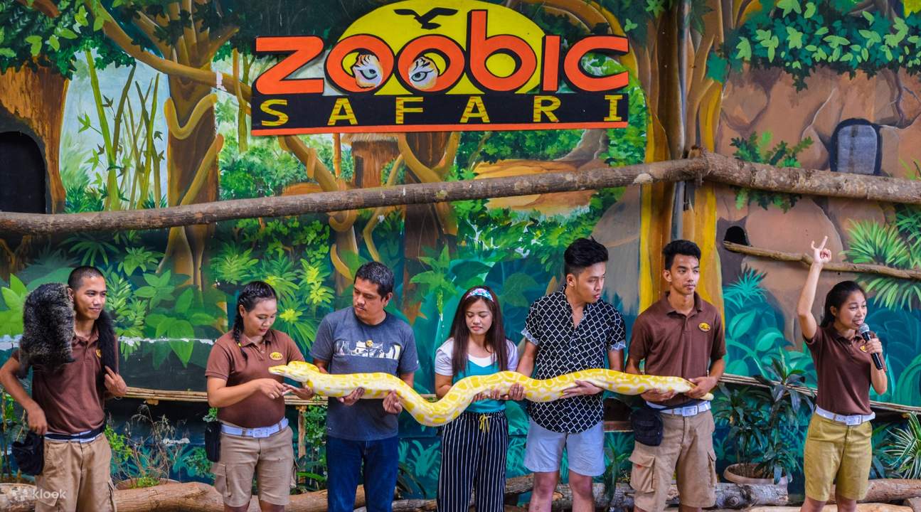 Live animal show at Zoobic Safari in Subic 
