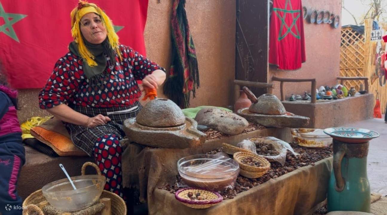 アガファイ砂漠：四輪バイク、ラクダ乗り体験＆ディナーショー