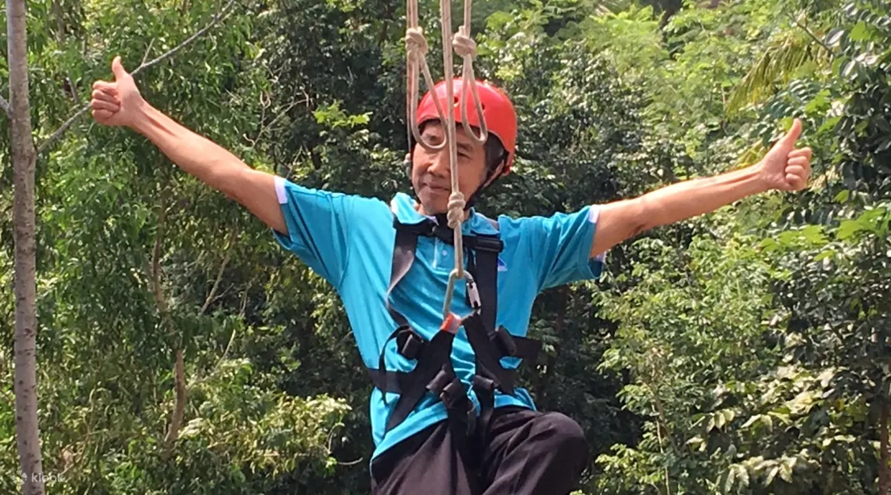 印度尼西亚的高空滑索体验