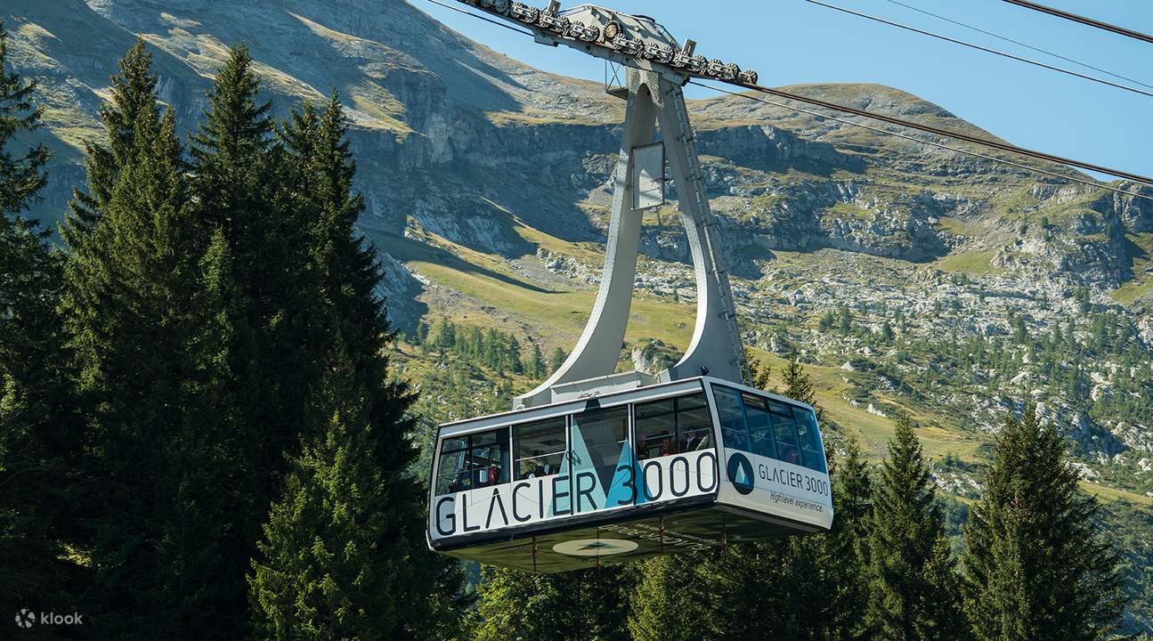 Menaiki kereta kabel glacier 3000