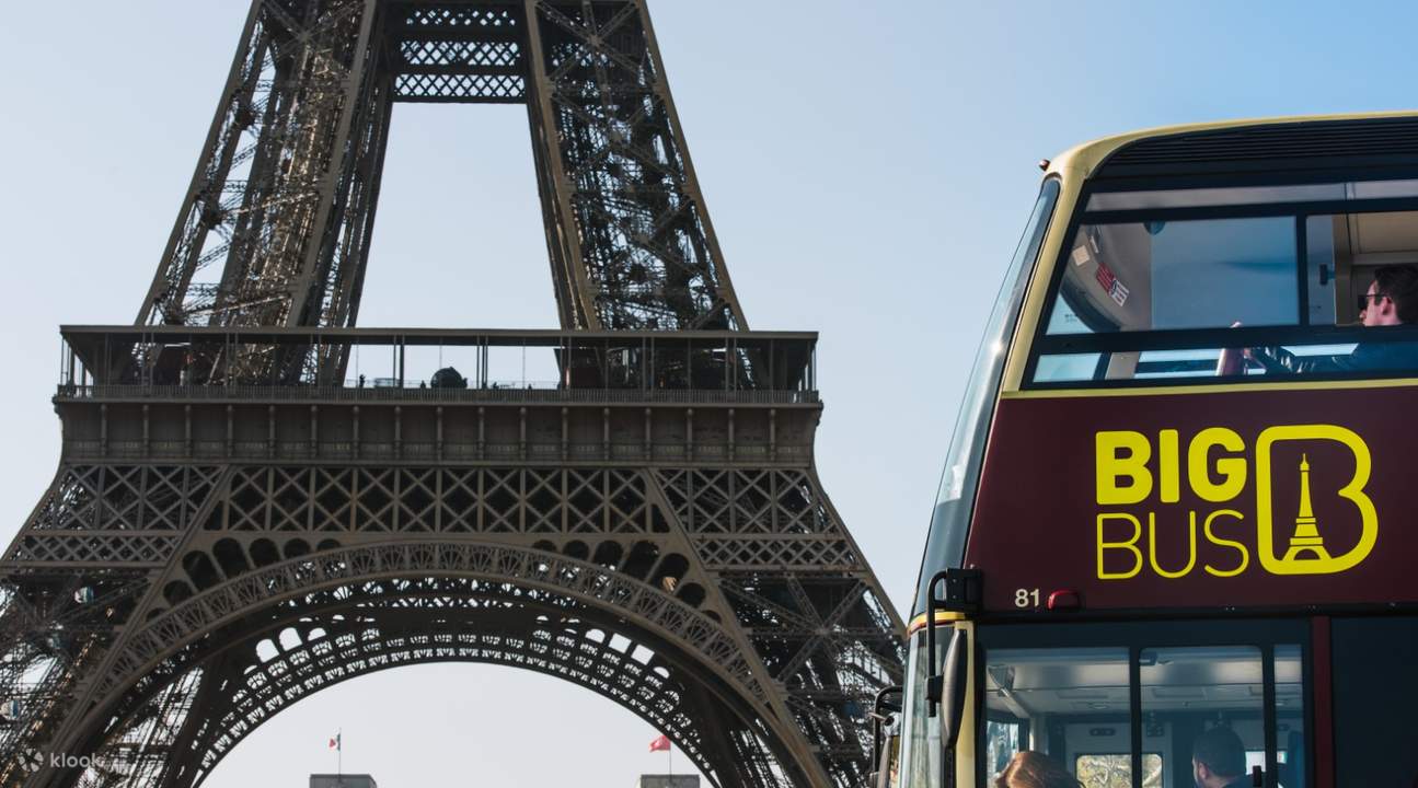 Paris Red bus tour