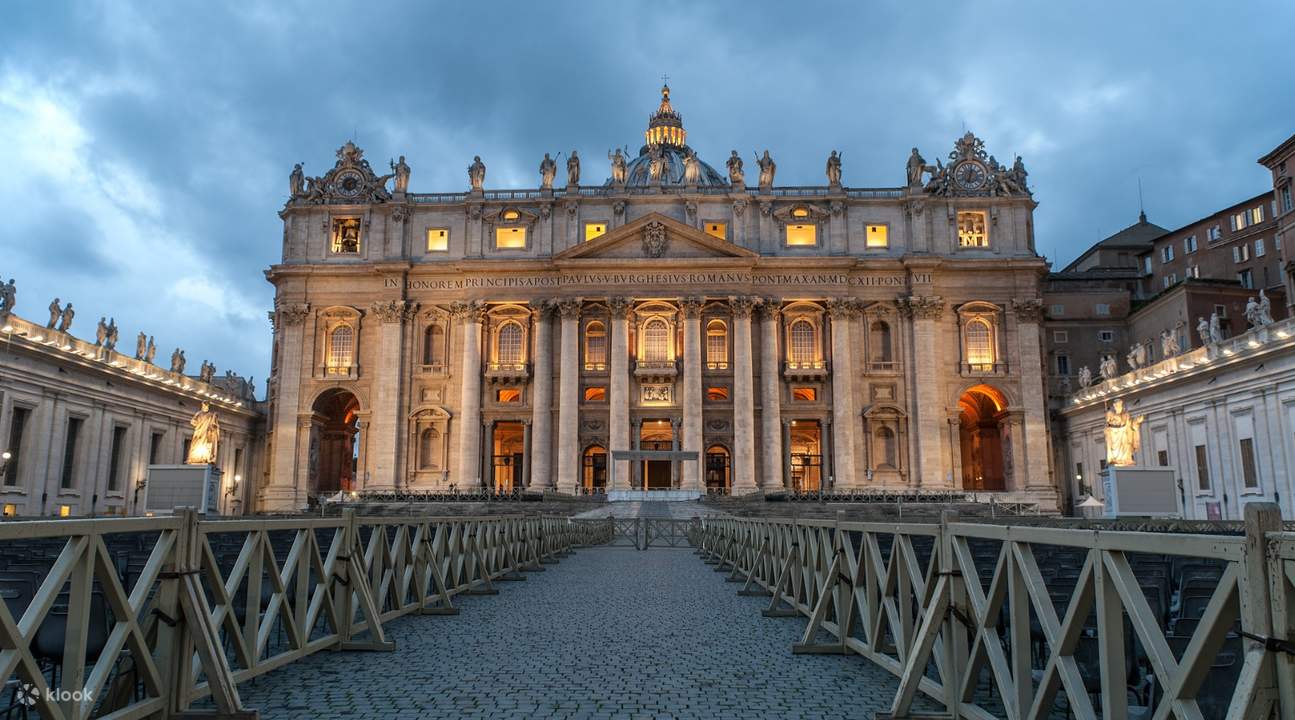 Toàn cảnh phía trước Quảng trường Thánh Peter