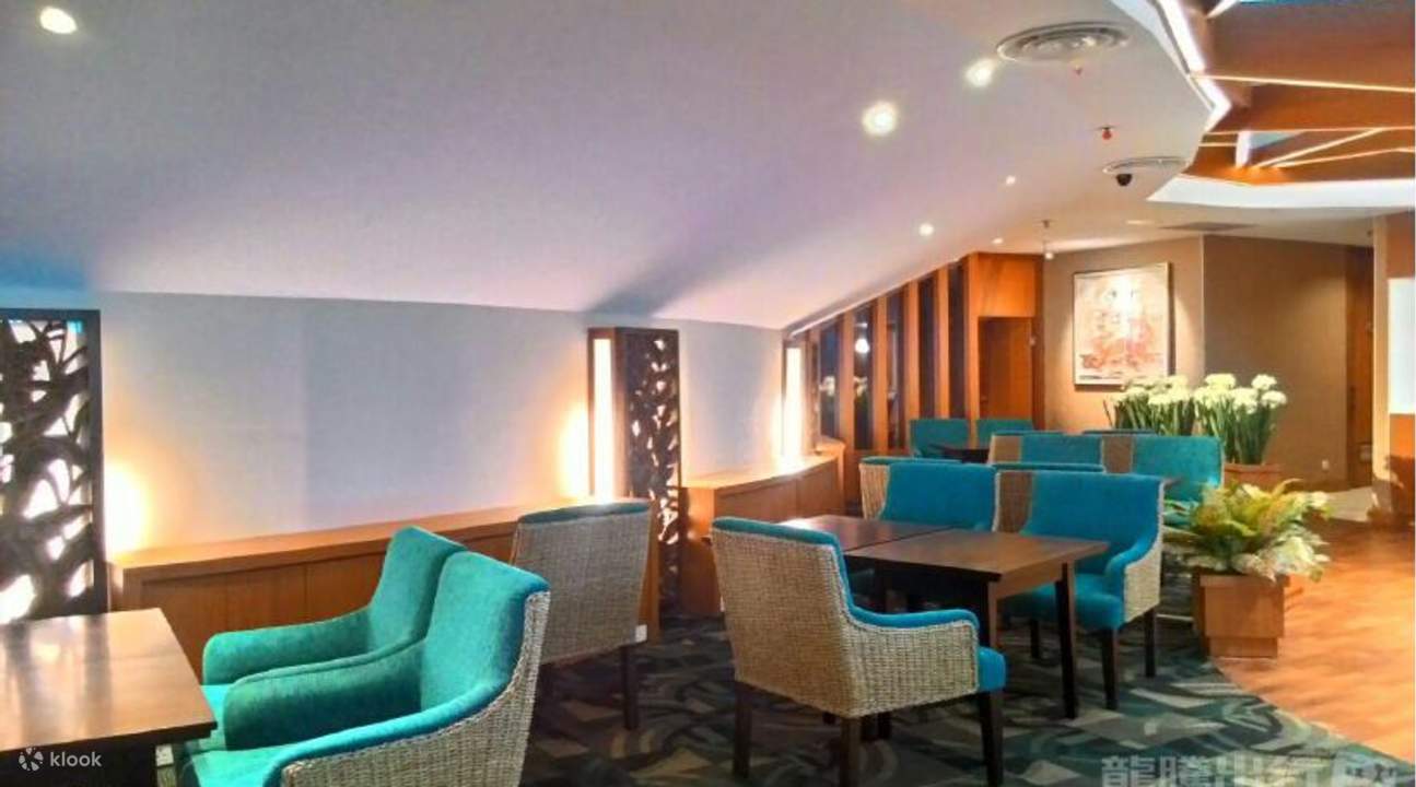 ngurah rai international airport lounge chairs