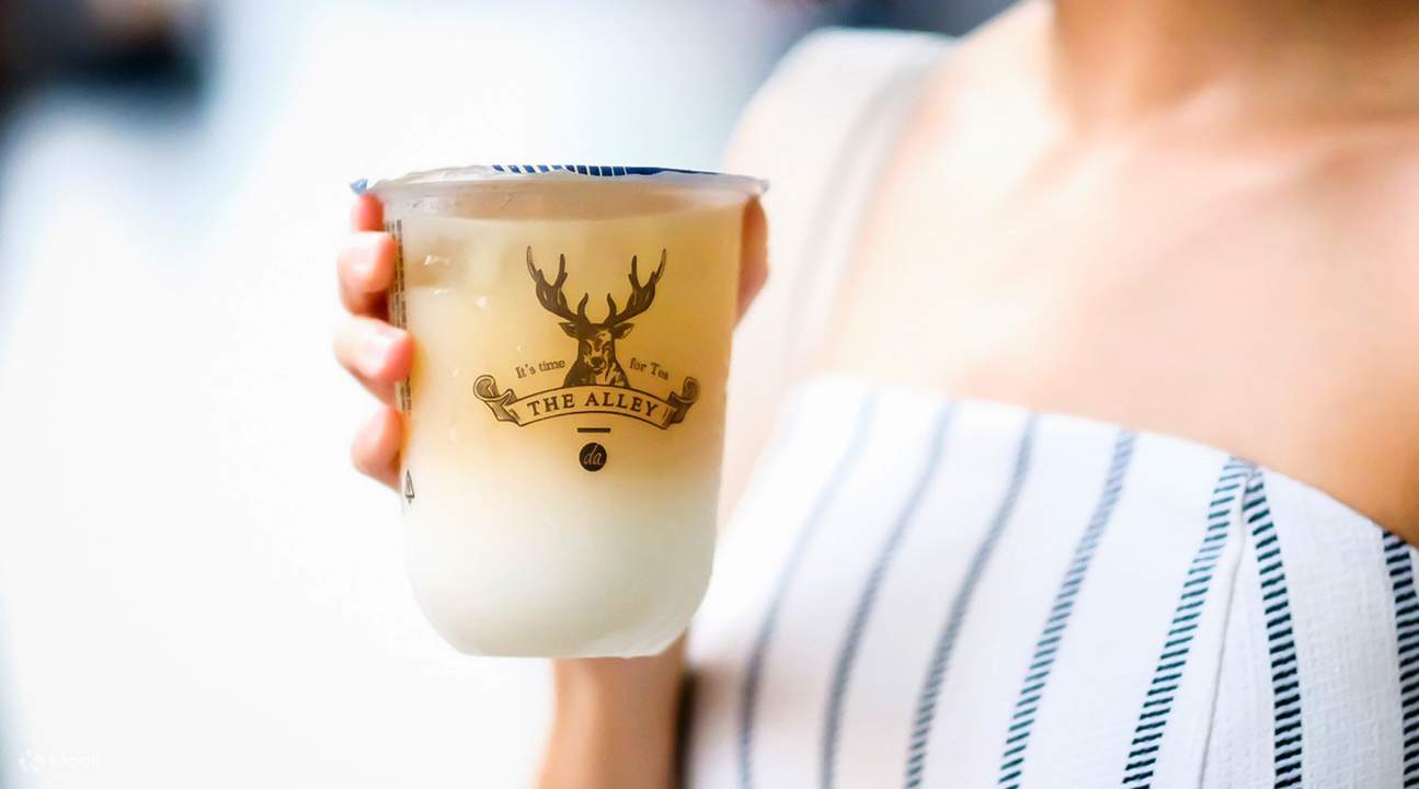 ชาเขียวมะลิลาเต้ร้าน The Alley ที่สยามเซ็นเตอร์และเซ็นทรัลเวิลด์