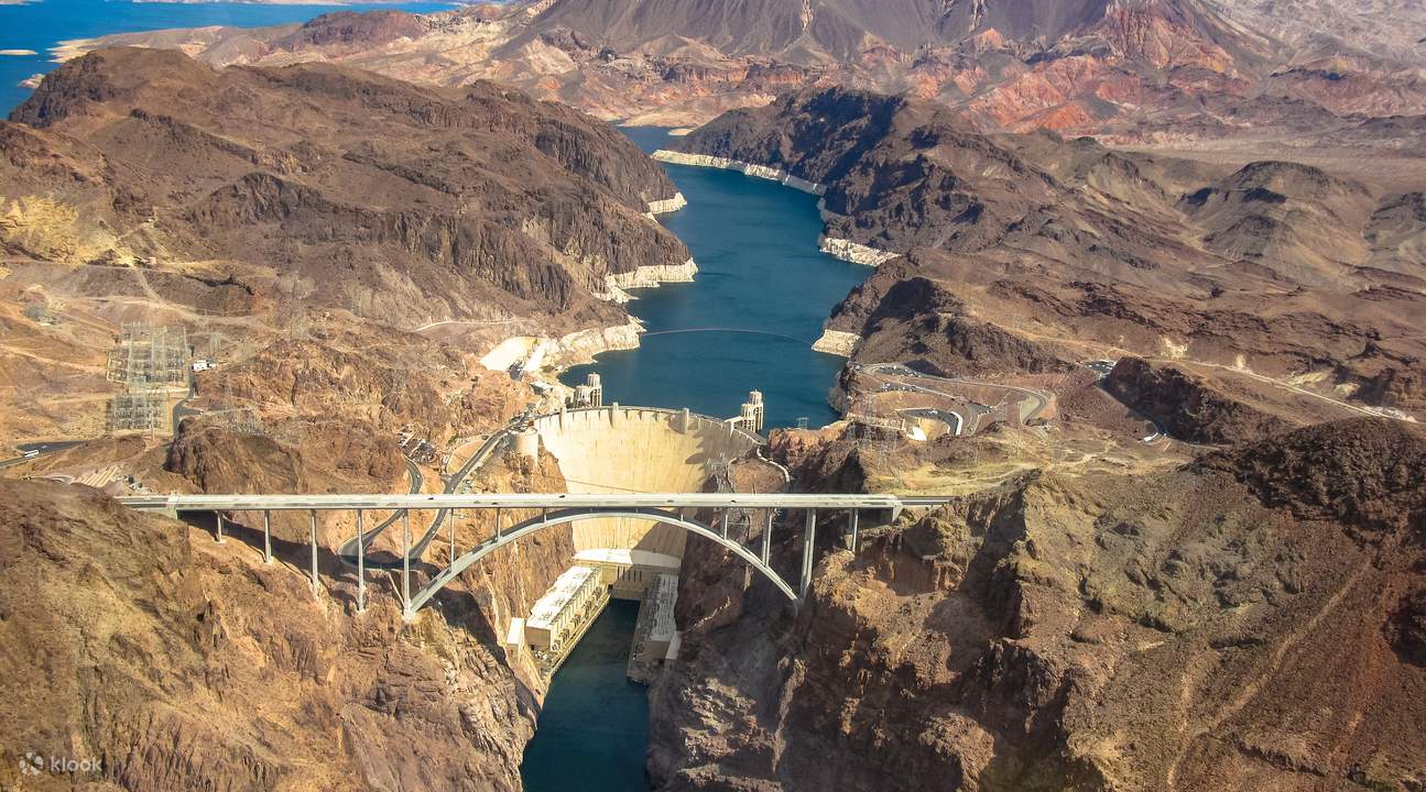 vista del territorio indiano dall'elicottero al Grand Canyon