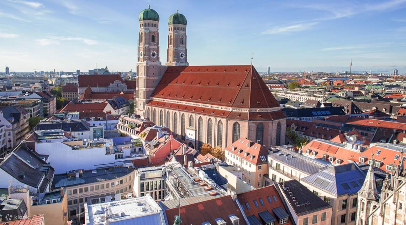discover-munich-walking-tour-marienplatz-and-the-glockenspiel