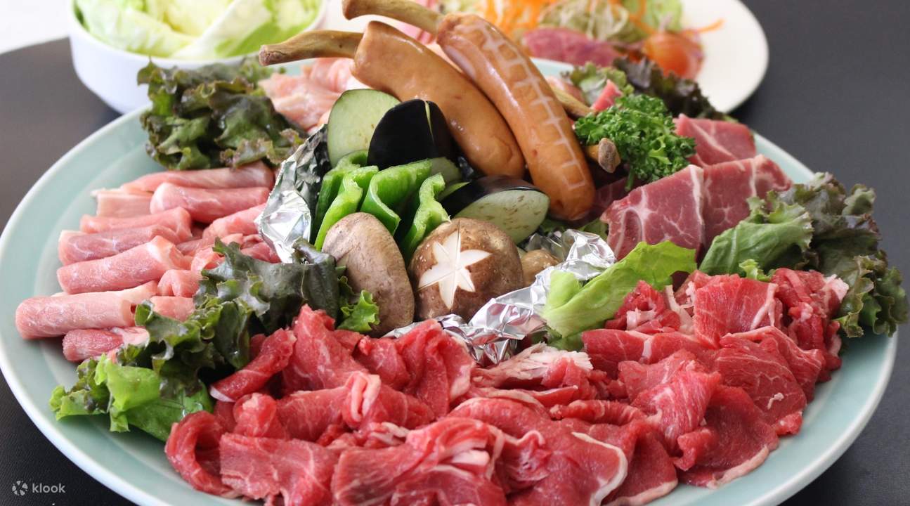 Thưởng thức tiệc BBQ trên du thuyền Moby Dick