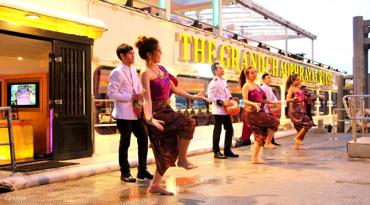 penari di chao phraya
