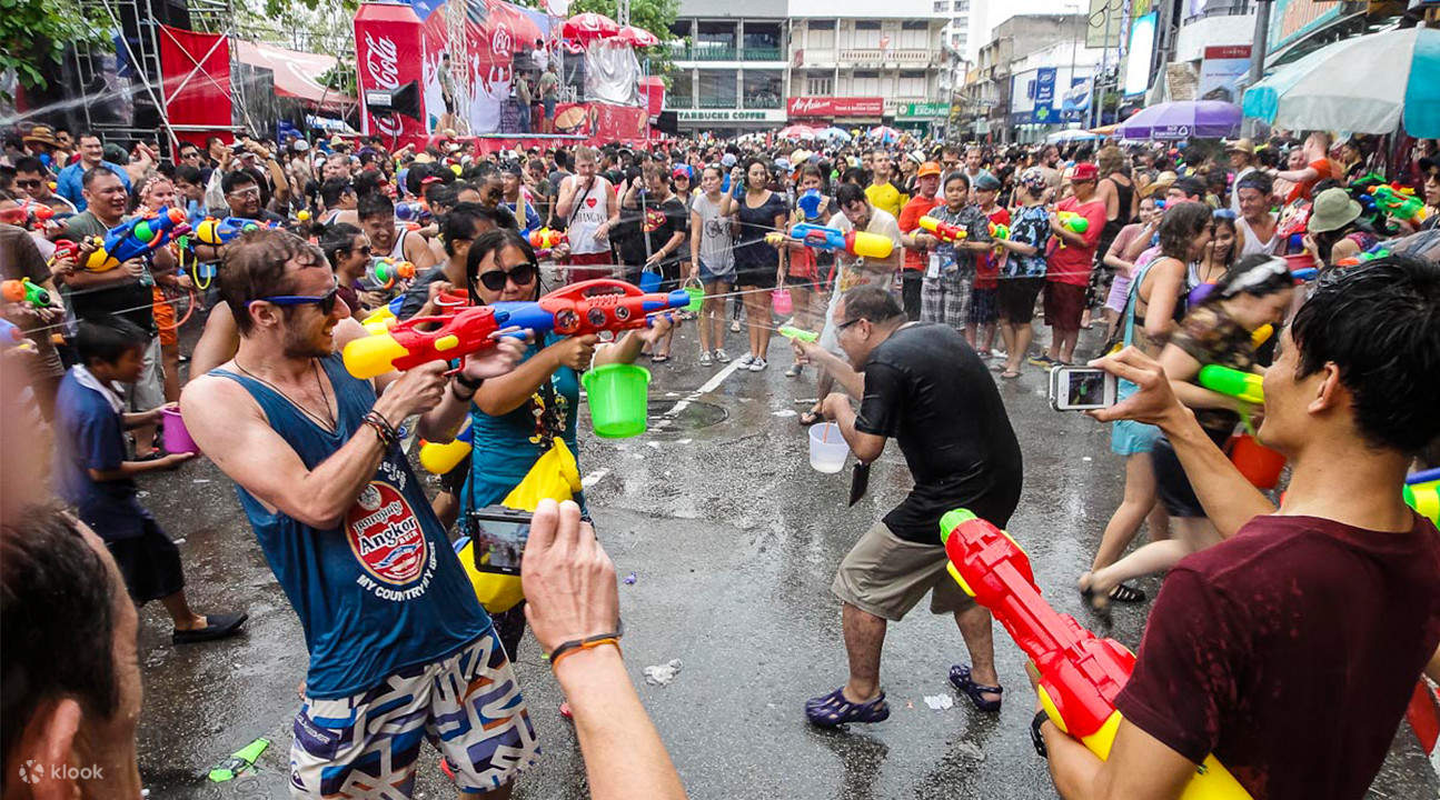 Songkran Festival Day Tour with Tuk Tuk Water Battle in Bangkok