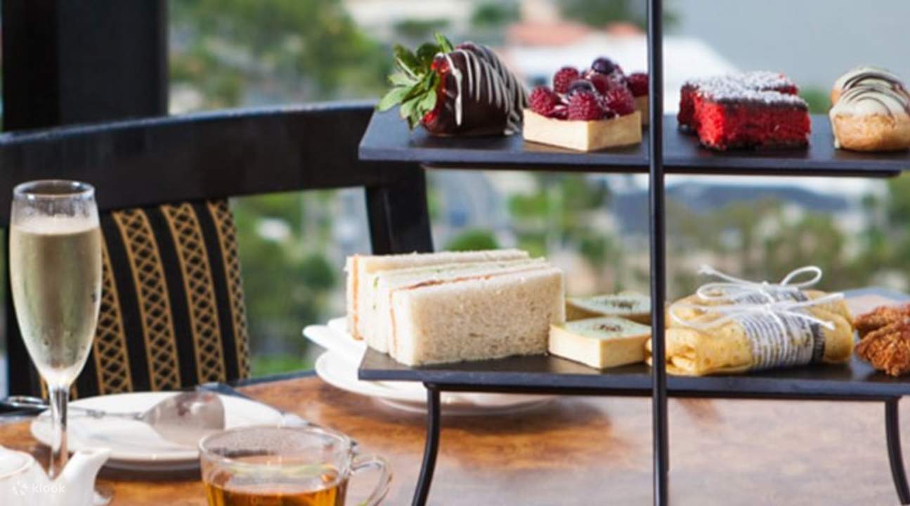 黄金海岸四季风360度旋转餐厅