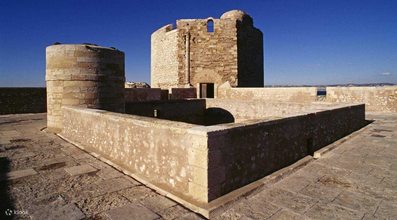 a view of the outside of Château d'If jails
