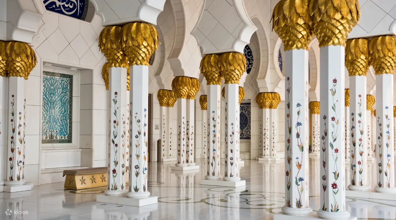 Interior of Grand Sheikh Zayed Mosque in gold 