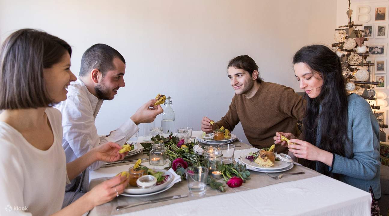 authentic home dining experience rome italy host traveler tips