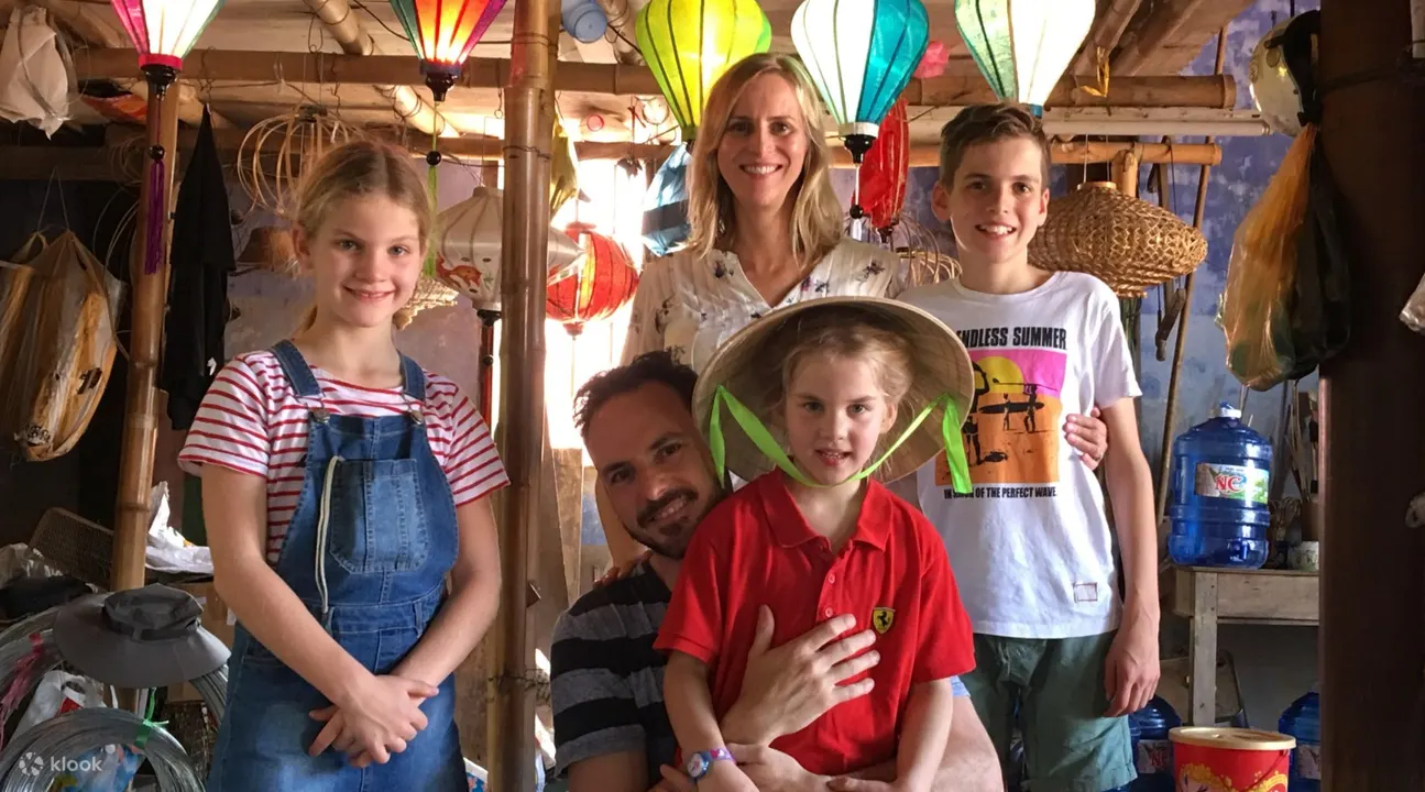 Lantern making class family