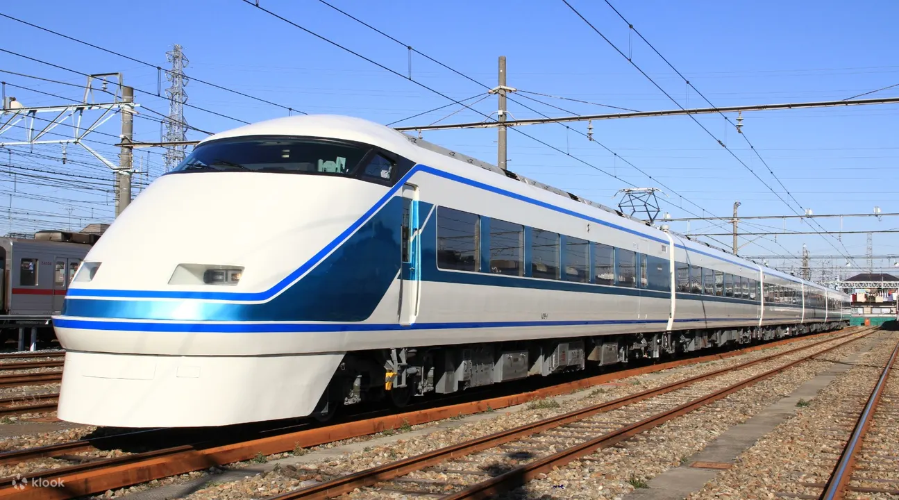 train heading to nikko