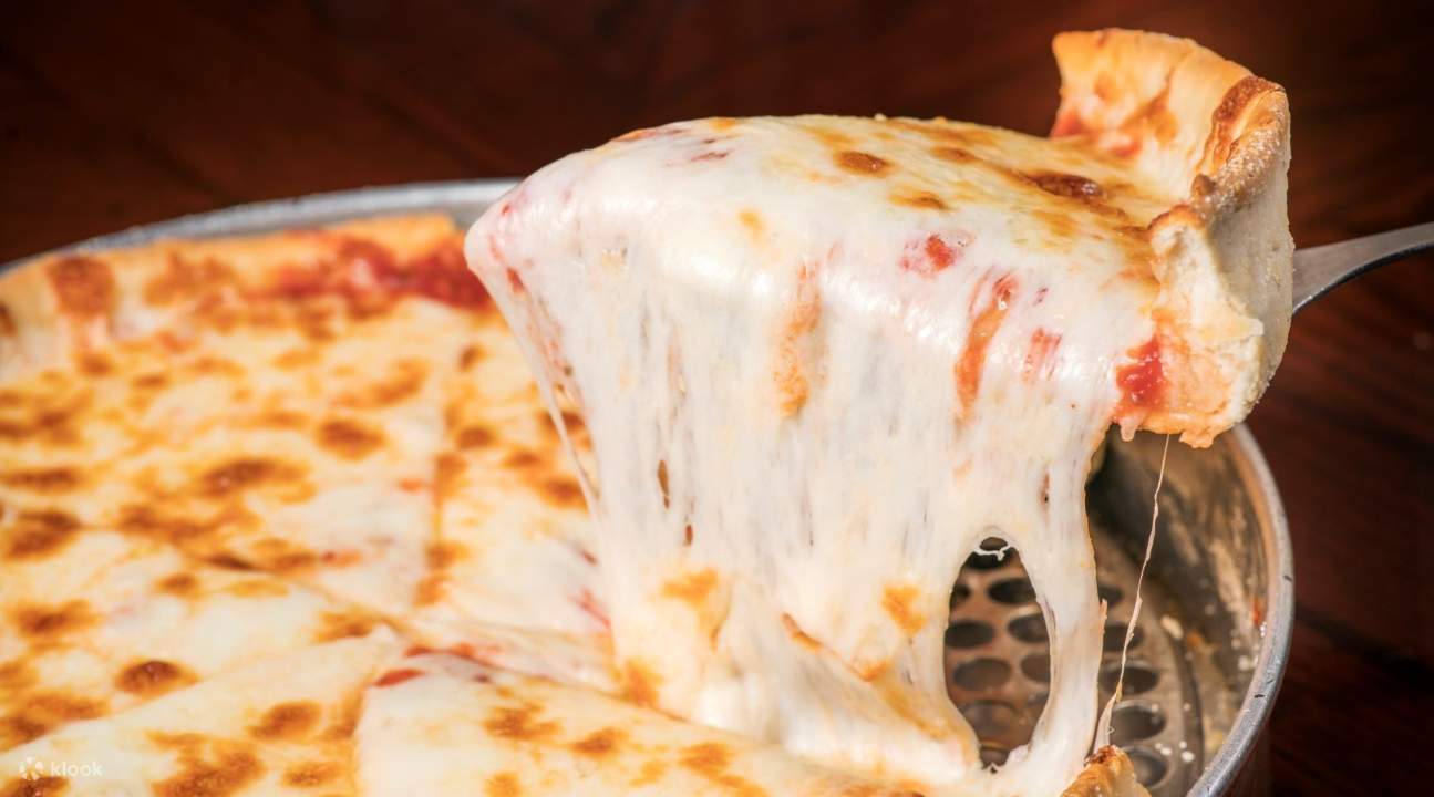 Inside Chicago Grand Tour with River Cruise/Chicago Style Pizza Combo