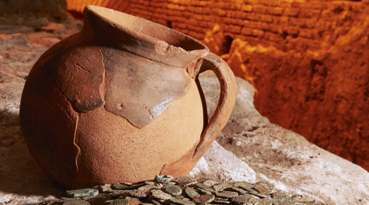 der Trevi-Brunnen von Rom bei Nacht