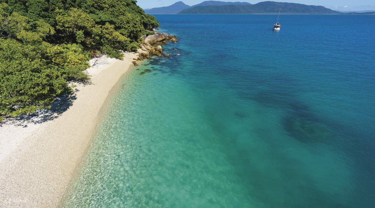 How to get to Fitzroy Island 