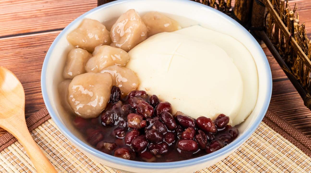 traditional douhua at GOZAVI at Shuanglian Station