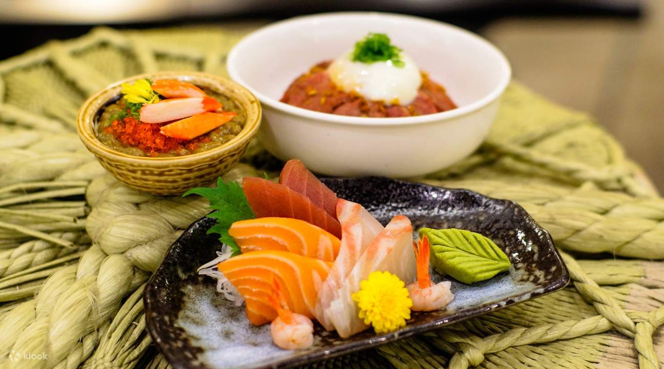 Standing Sushi Bar in Marina Bay and Raffles Place, Singapore Klook