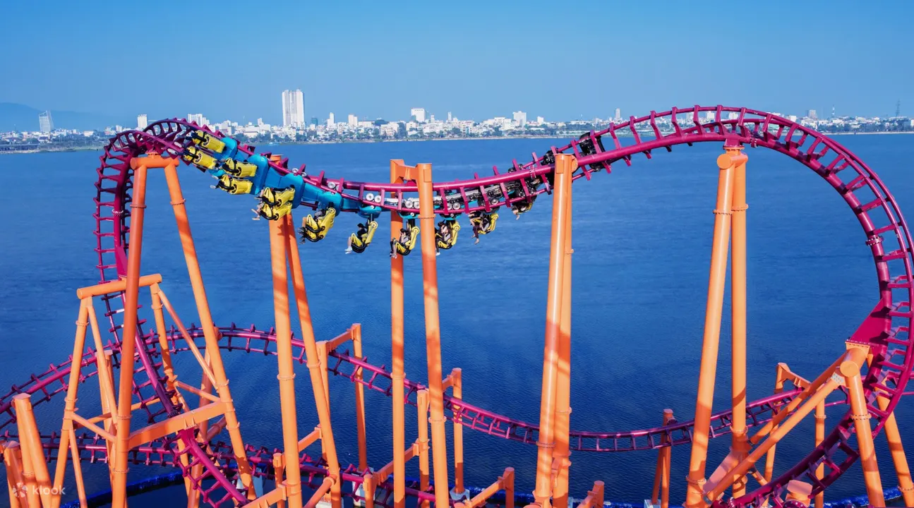 roller coaster ride in da nang