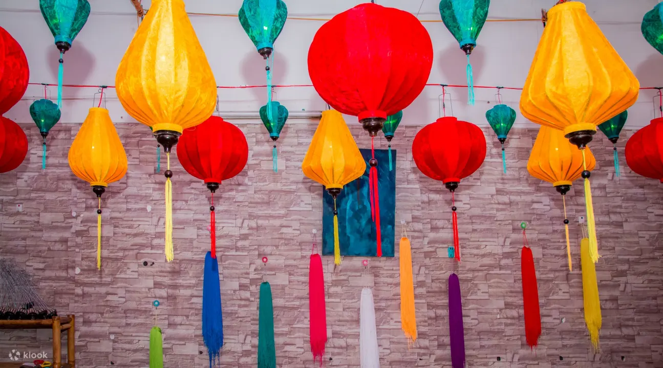 Lantern making class interior