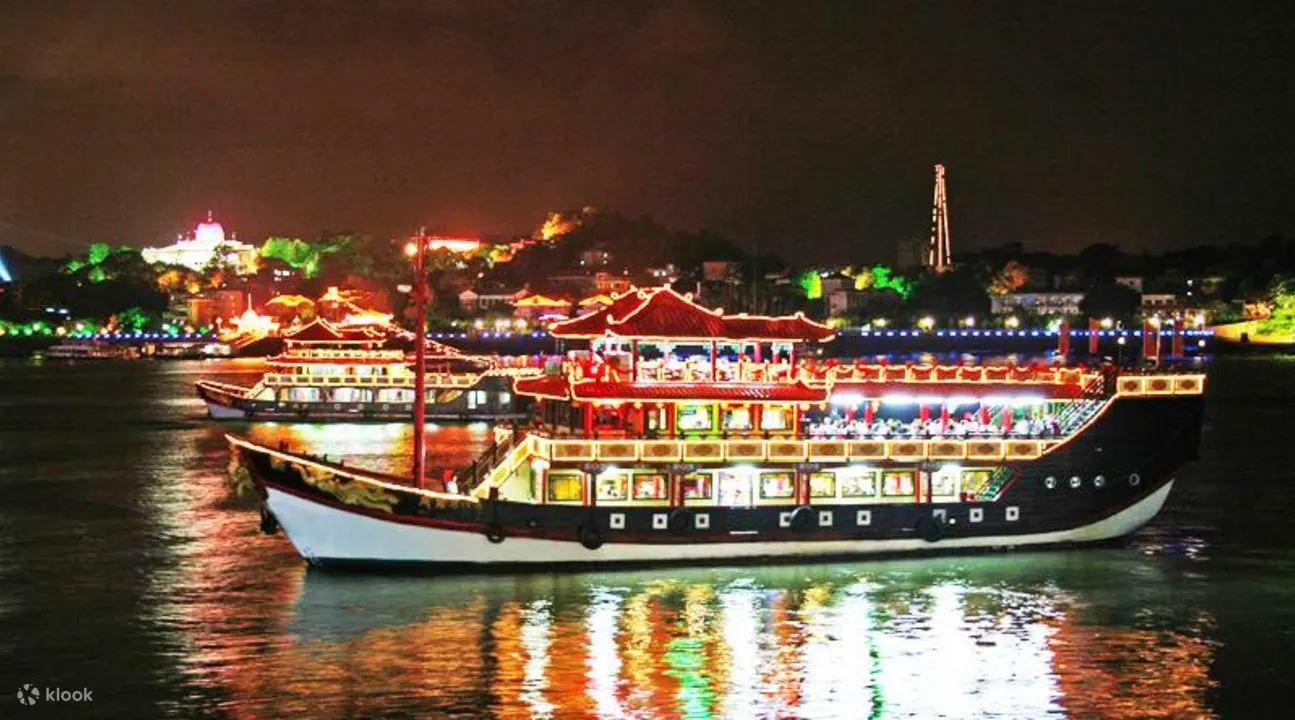 鹭江夜游