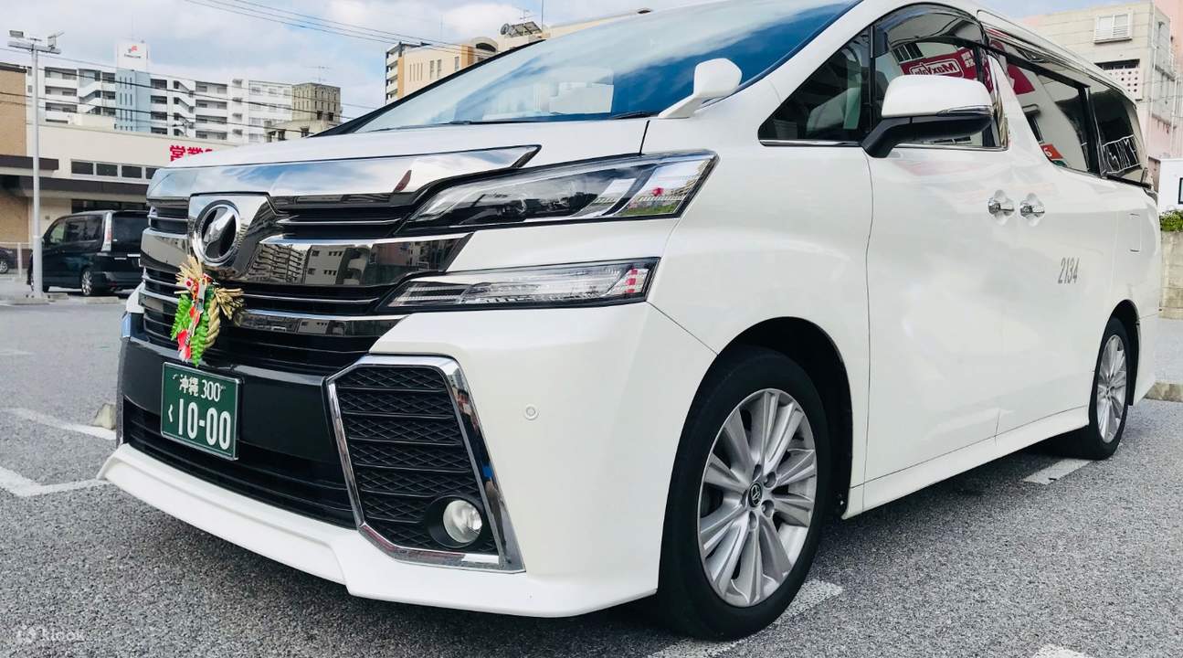 Du lịch an toàn với tài xế giàu kinh nghiệm và hướng dẫn viên du lịch