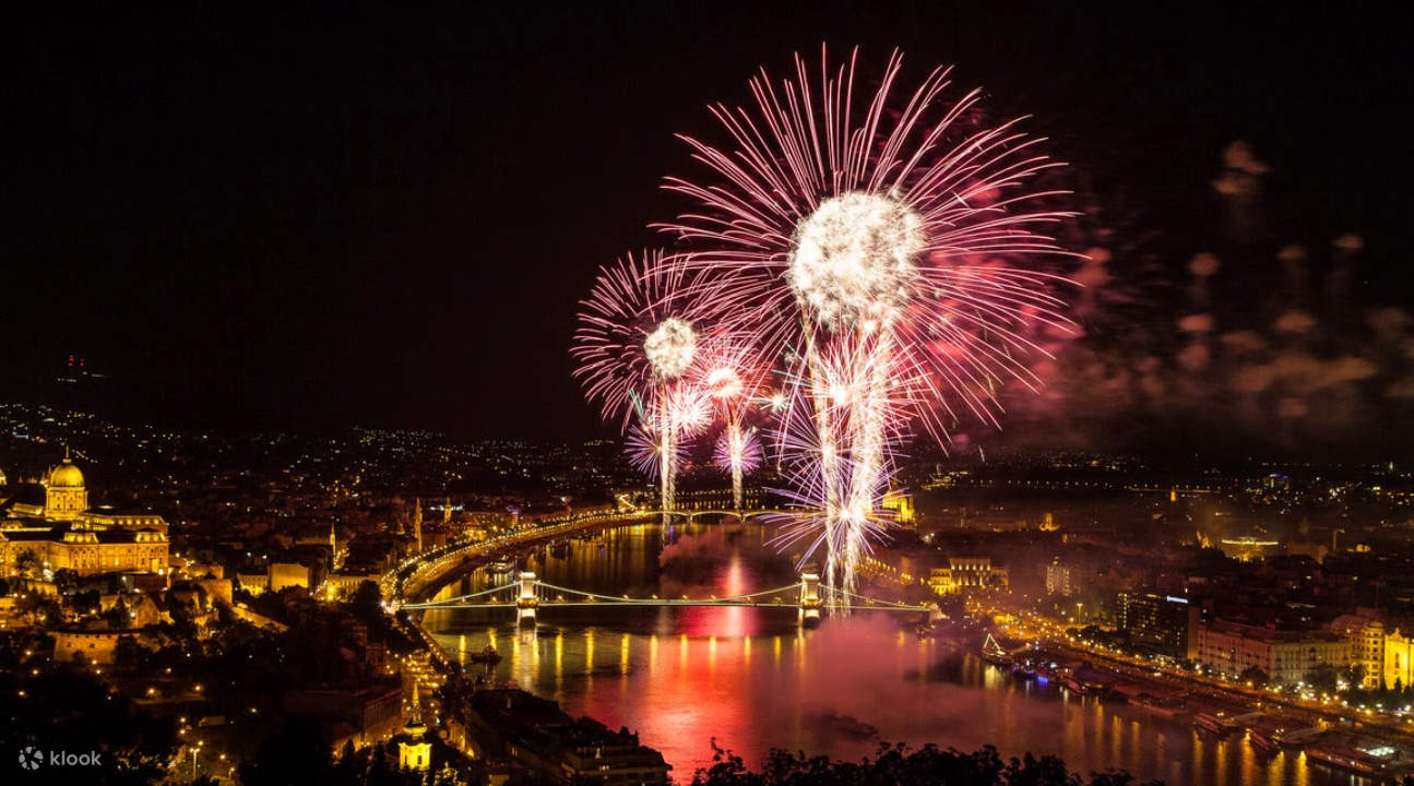 New Year's Eve Dinner and Party Cruise in Budapest Klook