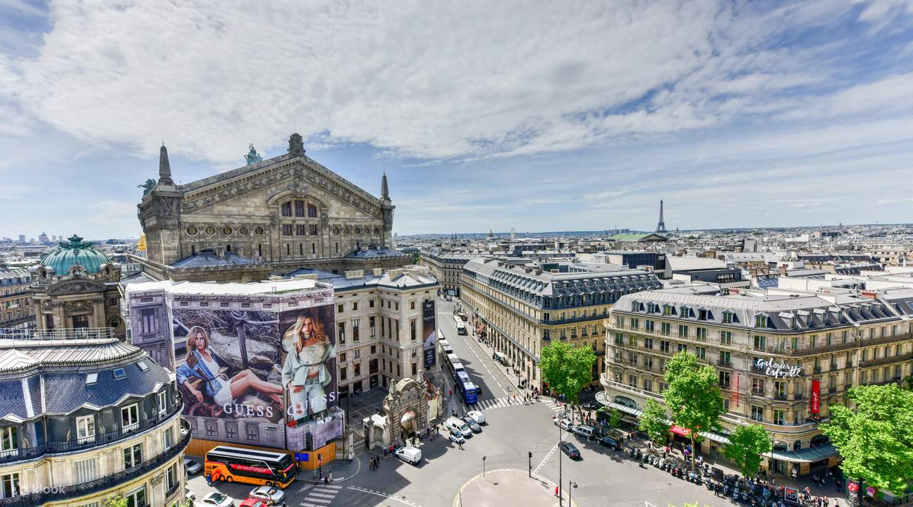 Galeries Lafayette Champs-Élysées • Paris je t'aime - Tourist office