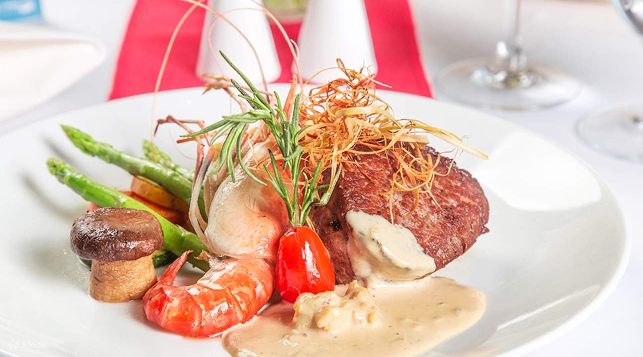 comida en el crucero Saigon Princess