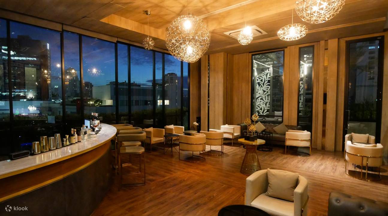 ร้าน Piquancy Rooftop Bar