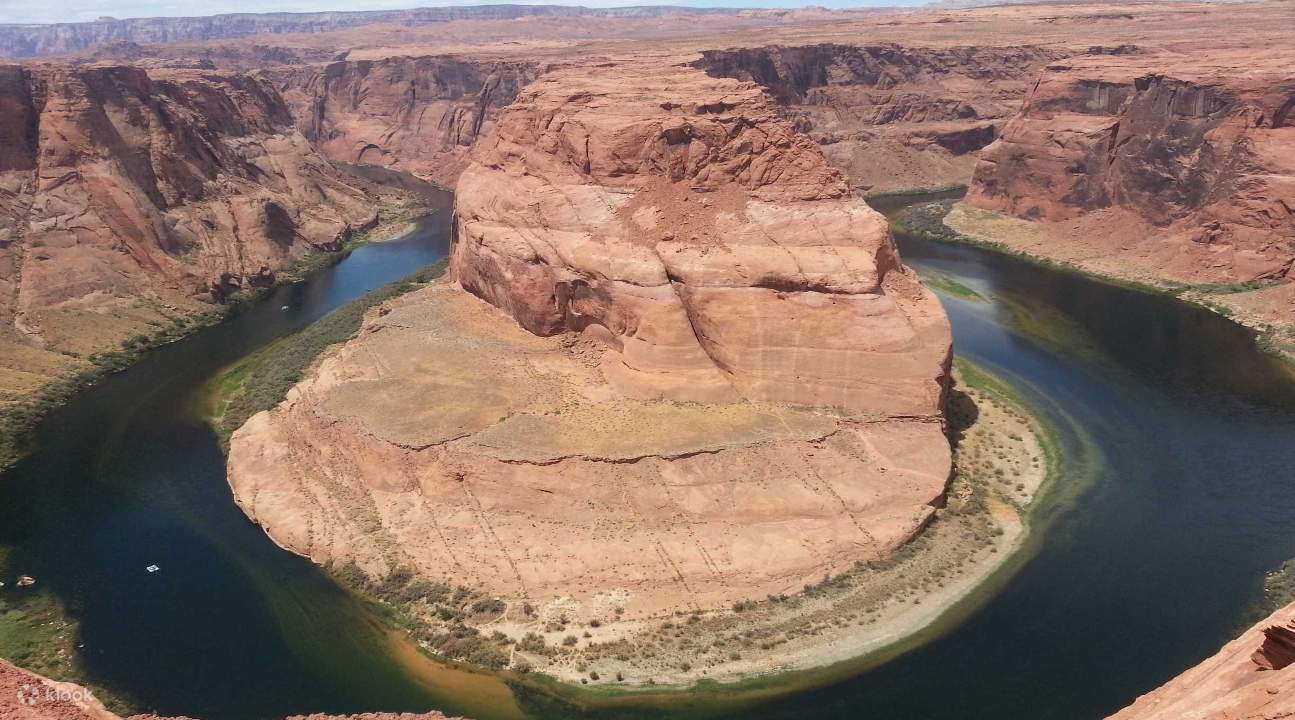 2D1N Antelope Canyon, Horseshoe Bend, and Lake Powell Private Tour from