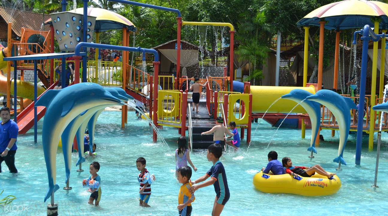 A Famosa Water Theme Park