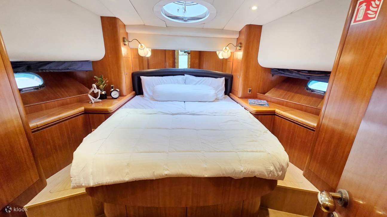 Location de yacht de luxe à Singapour - Island Yacht 2