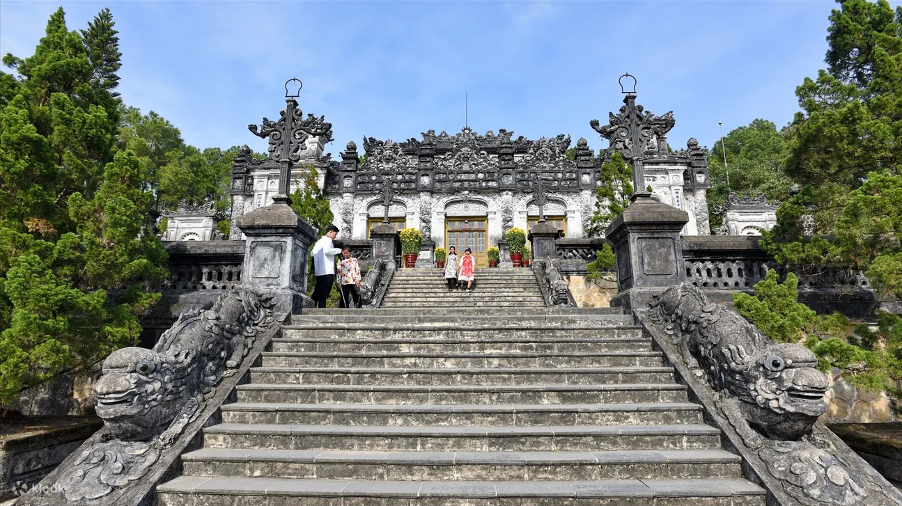 Minh mang masoleum gate