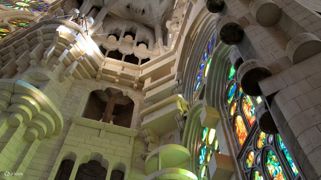 Sagrada Família Tour and La Roca Village Chic Outlets Visit in Barcelona,  Spain - Klook United States