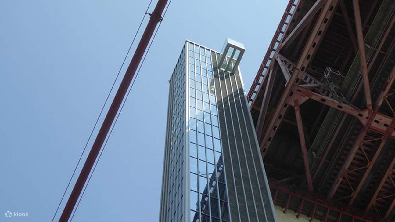 Learn about the history and design of the 25 de Abril Bridge in a dynamic, hands-on setting