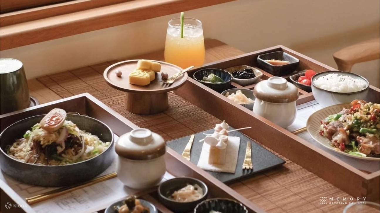 Time Tree Shadow-Memory Riverside View Restaurant