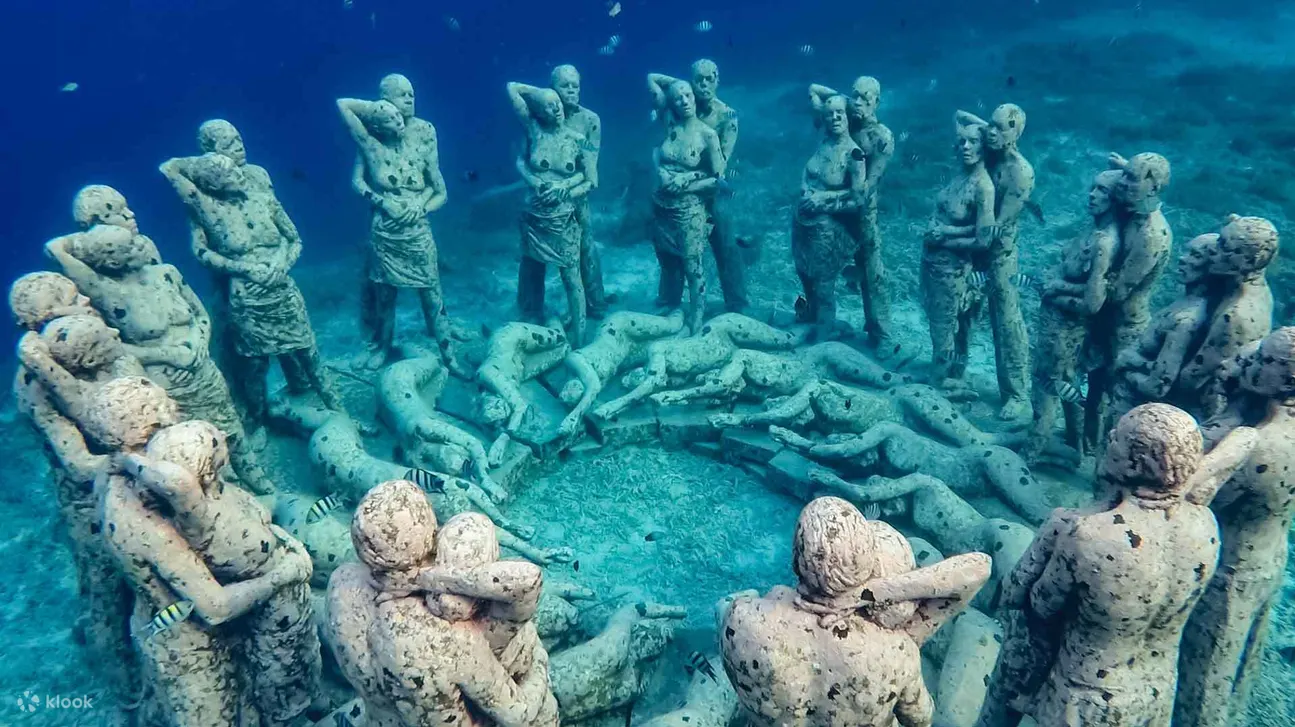 水下雕像