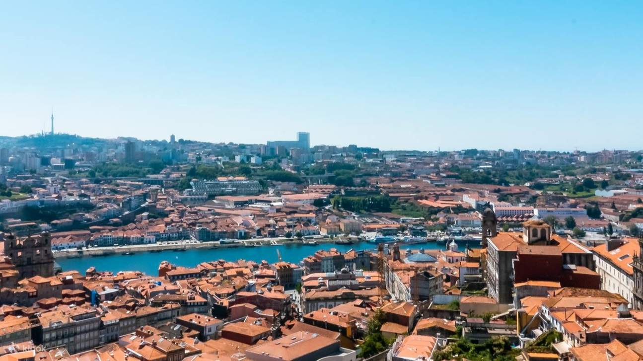 Tiket Menara Clerigos di Porto