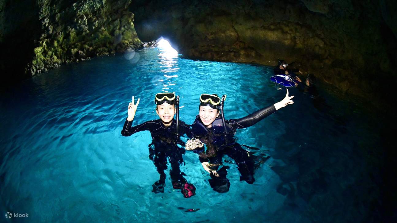 Lặn biển/Snorkeling ở Hang Động Xanh, Làng Onna (Tour bằng thuyền) (Chụp ảnh/quay phim không giới hạn, miễn phí đỗ xe và tắm)